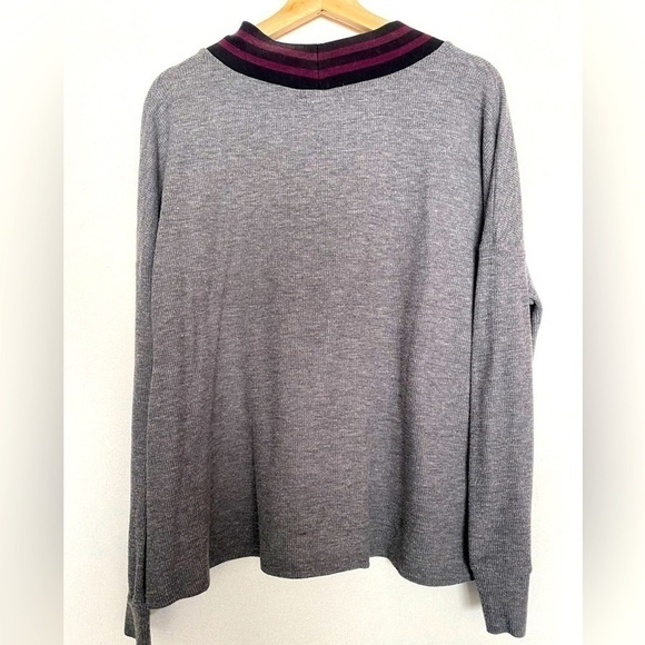 UO V-NECK RED & GRAY VARSITY SWEATER SIZE MEDIUM - Picture 3 of 3